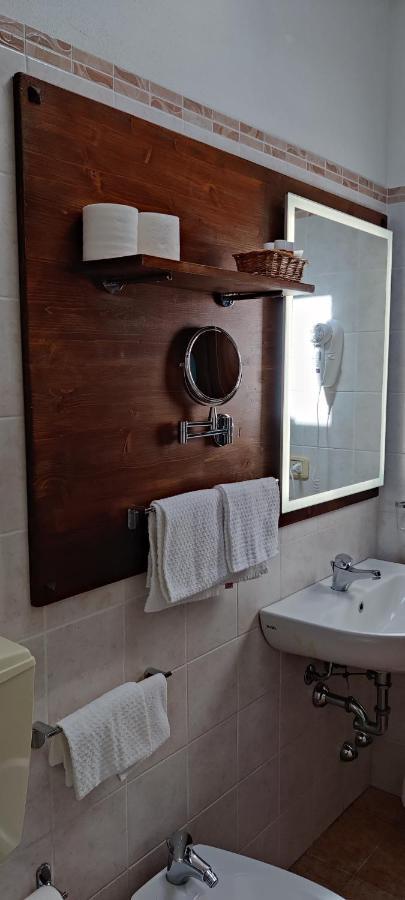 Locanda Mossa Dei Barbari Buriano  ภายนอก รูปภาพ