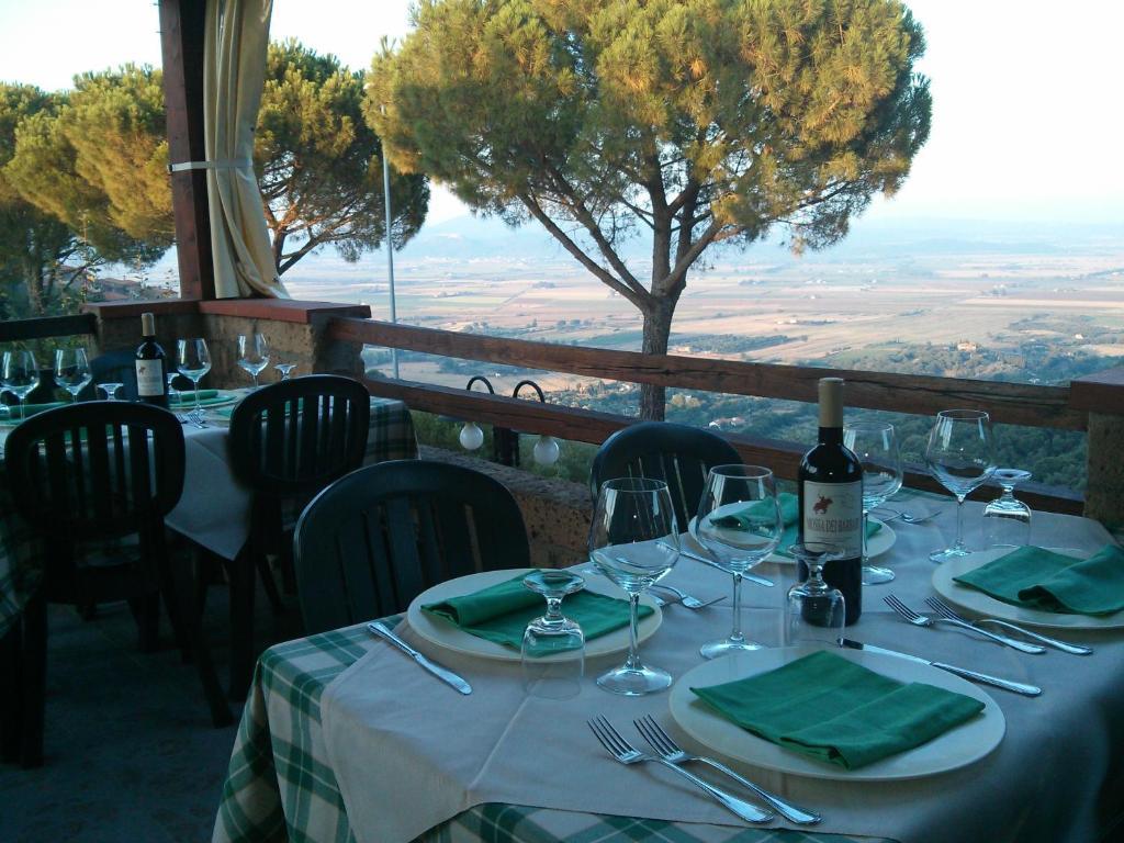 Locanda Mossa Dei Barbari Buriano  ภายนอก รูปภาพ